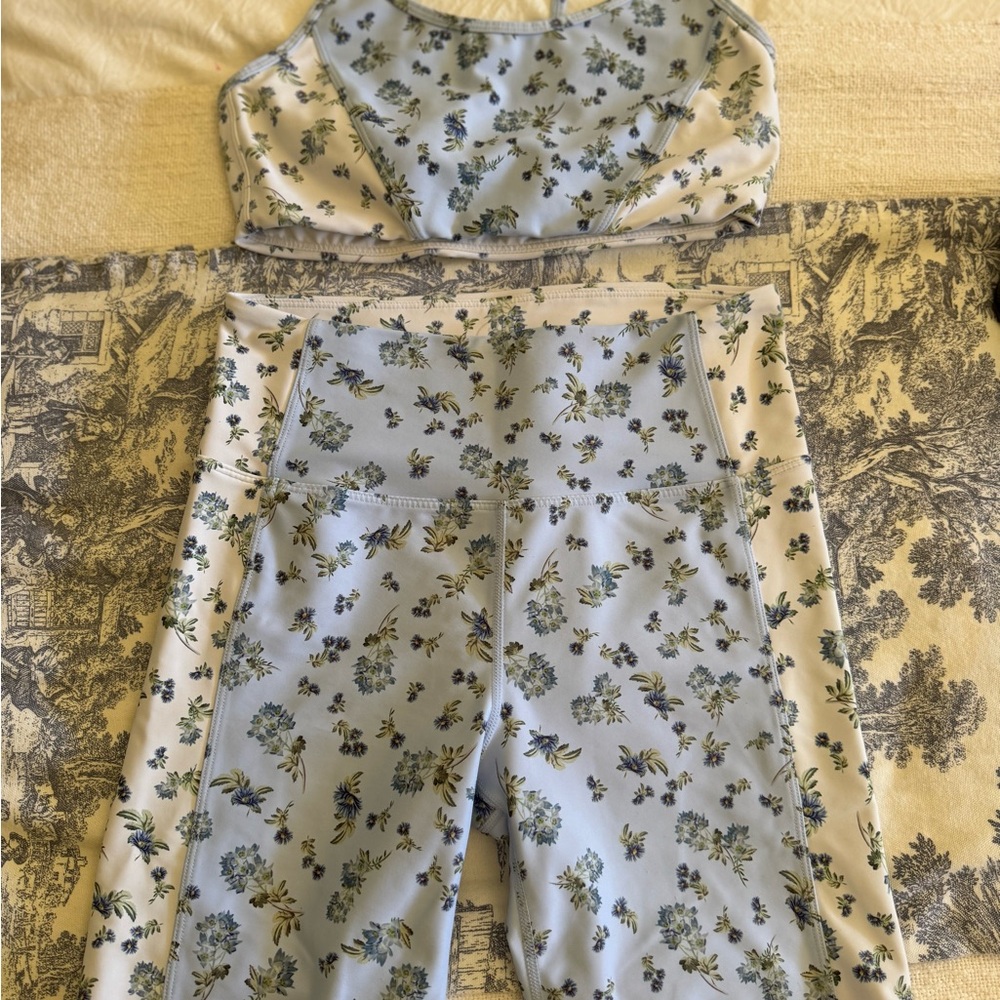 Floral Activewear Set in Blue and White